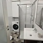 Car.lo. شقة