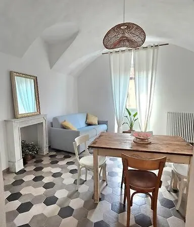 Apartament Car.lo. *